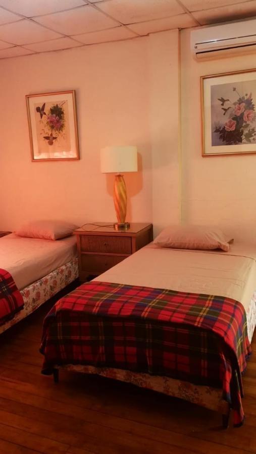 Carnetta'S House Hotell Maraval Eksteriør bilde